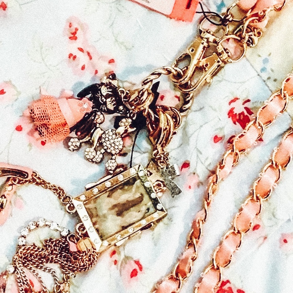 NEW! Ballet Betsey Johnson long necklace chain